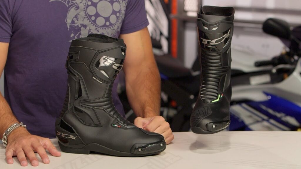 Best Winter Motorcycle Boots 2021 – Review