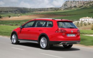 2017 VOLKSWAGEN GOLF ALLTRACK – A GO-TO CAR FOR BURGEONING FAMILIES