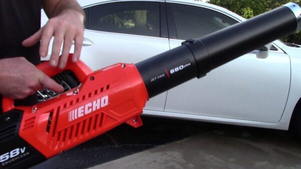 HOW TO USE LEAF BLOWER TO CLEAN YOUR CAR